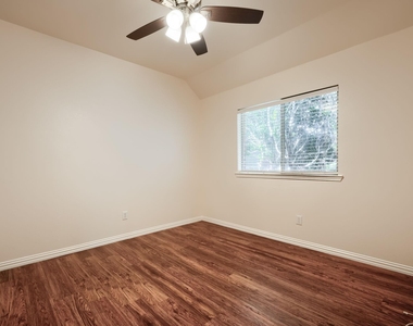 3912 Releigh Court - Photo Thumbnail 22