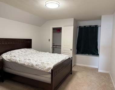 7704 Val Verde Drive - Photo Thumbnail 15