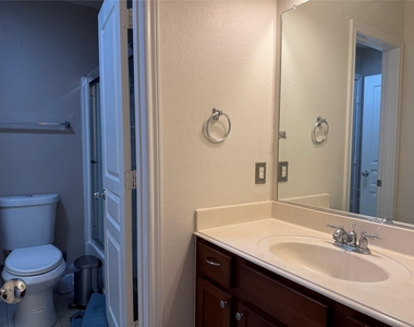 7704 Val Verde Drive - Photo Thumbnail 16