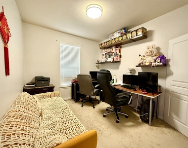 7704 Val Verde Drive - Photo Thumbnail 11