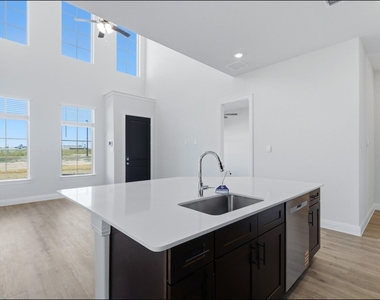 1566 Lake District Drive - Photo Thumbnail 8