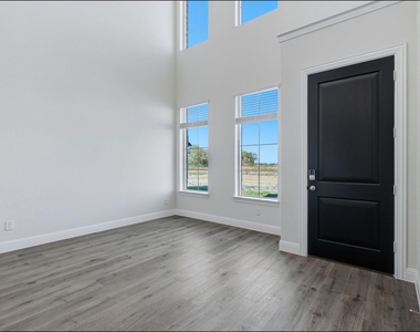 1566 Lake District Drive - Photo Thumbnail 7