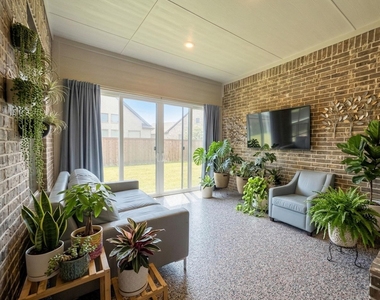 1708 Birch Street - Photo Thumbnail 30