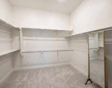 1708 Birch Street - Photo Thumbnail 14