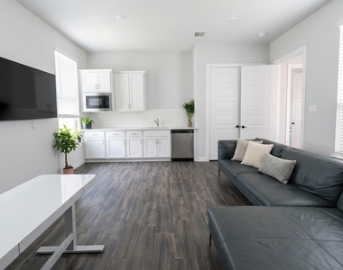 1708 Birch Street - Photo Thumbnail 17