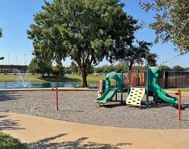 1113 Seguin Road - Photo Thumbnail 36