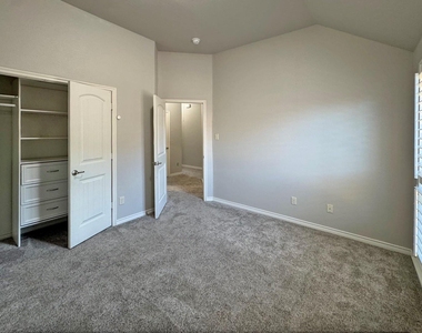1113 Seguin Road - Photo Thumbnail 29