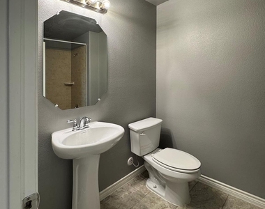 1113 Seguin Road - Photo Thumbnail 32