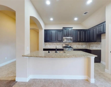 5205 Ambergate Lane - Photo Thumbnail 6