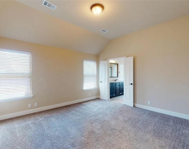 5205 Ambergate Lane - Photo Thumbnail 11