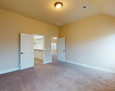 5205 Ambergate Lane - Photo Thumbnail 12