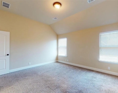 5205 Ambergate Lane - Photo Thumbnail 13