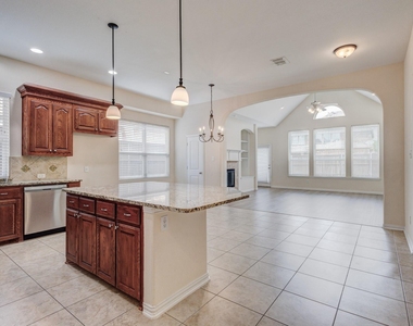 3102 Clearfork Trail - Photo Thumbnail 11