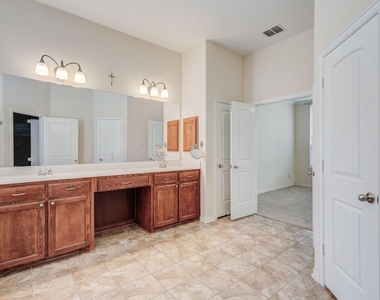 3102 Clearfork Trail - Photo Thumbnail 9