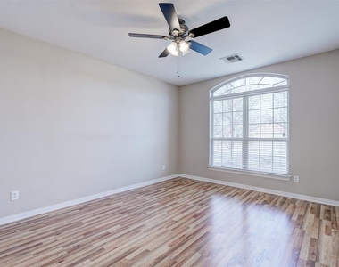 11016 Nw 104th Terrace - Photo Thumbnail 12