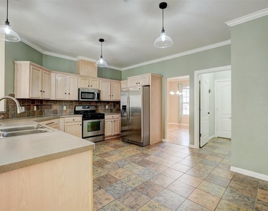 11016 Nw 104th Terrace - Photo Thumbnail 4