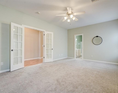 11016 Nw 104th Terrace - Photo Thumbnail 16