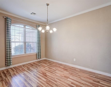 11016 Nw 104th Terrace - Photo Thumbnail 9
