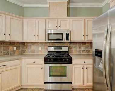11016 Nw 104th Terrace - Photo Thumbnail 7