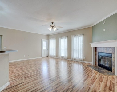 11016 Nw 104th Terrace - Photo Thumbnail 2