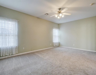 11016 Nw 104th Terrace - Photo Thumbnail 15