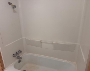 117 Ann Arbor Drive - Photo Thumbnail 8