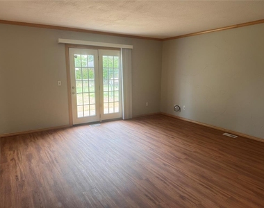 117 Ann Arbor Drive - Photo Thumbnail 3