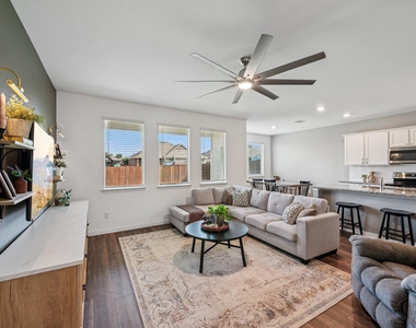 11600 Silver Queen Drive - Photo Thumbnail 5