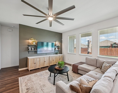 11600 Silver Queen Drive - Photo Thumbnail 6