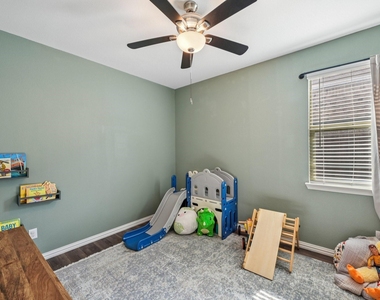 11600 Silver Queen Drive - Photo Thumbnail 20