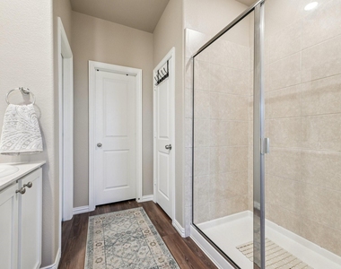 11600 Silver Queen Drive - Photo Thumbnail 26