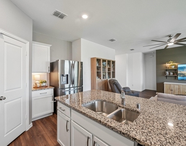 11600 Silver Queen Drive - Photo Thumbnail 14