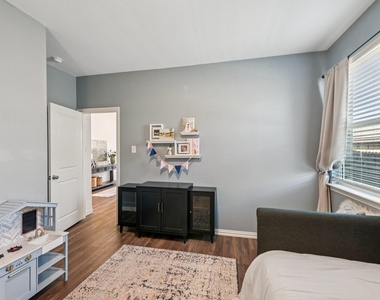 11600 Silver Queen Drive - Photo Thumbnail 18