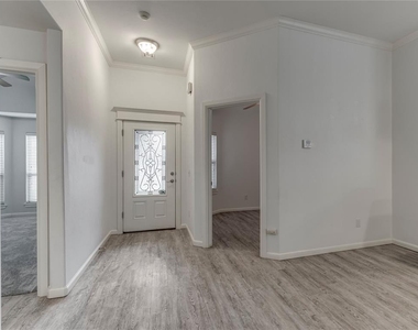 18316 Bridlington Drive - Photo Thumbnail 3