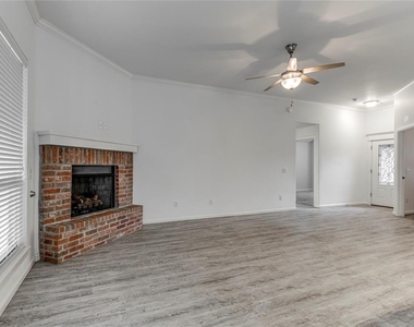 18316 Bridlington Drive - Photo Thumbnail 6