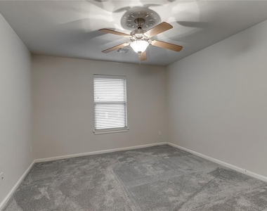 18316 Bridlington Drive - Photo Thumbnail 24