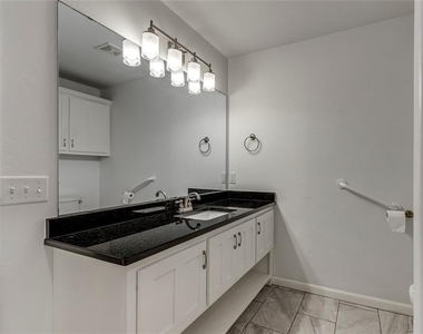 18316 Bridlington Drive - Photo Thumbnail 28