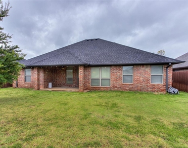 18316 Bridlington Drive - Photo Thumbnail 32