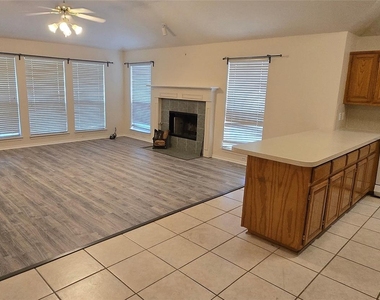 2205 Chapman Drive - Photo Thumbnail 3