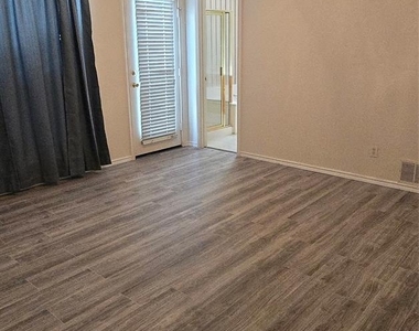 2205 Chapman Drive - Photo Thumbnail 16