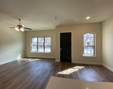 6245 Rainbow Valley Place - Photo Thumbnail 4