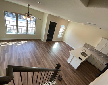 6245 Rainbow Valley Place - Photo Thumbnail 2