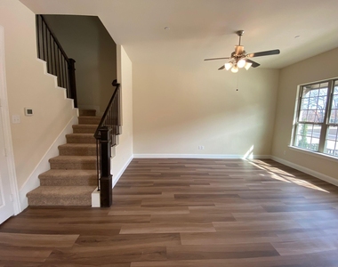 6245 Rainbow Valley Place - Photo Thumbnail 5