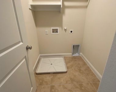 6245 Rainbow Valley Place - Photo Thumbnail 11