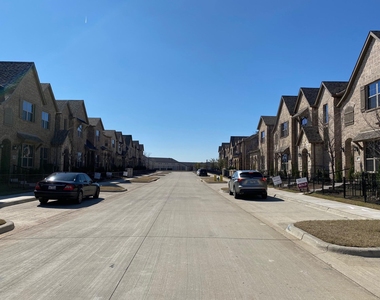 6245 Rainbow Valley Place - Photo Thumbnail 21