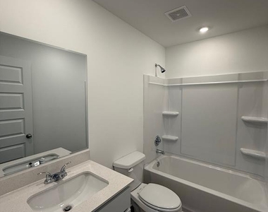 644 Sw 11th Street - Photo Thumbnail 13