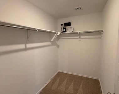 644 Sw 11th Street - Photo Thumbnail 8