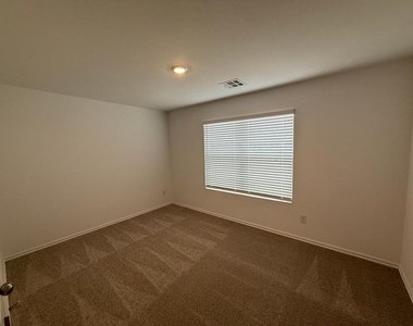 644 Sw 11th Street - Photo Thumbnail 11