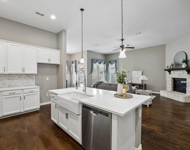 908 Mist Flower Drive - Photo Thumbnail 13