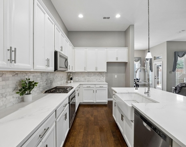 908 Mist Flower Drive - Photo Thumbnail 14